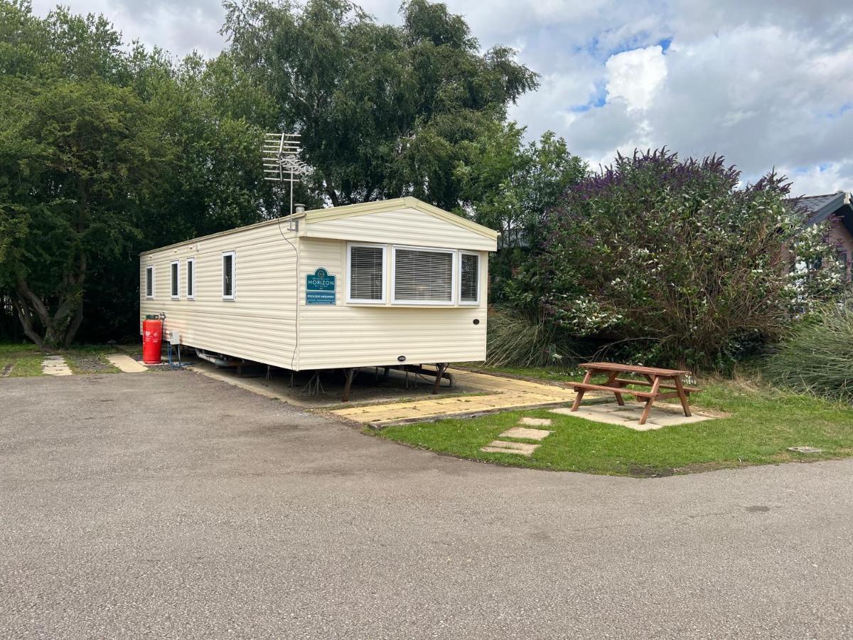 Poolside Hideaway, Tattershall Lakes Hotel Екстериор снимка